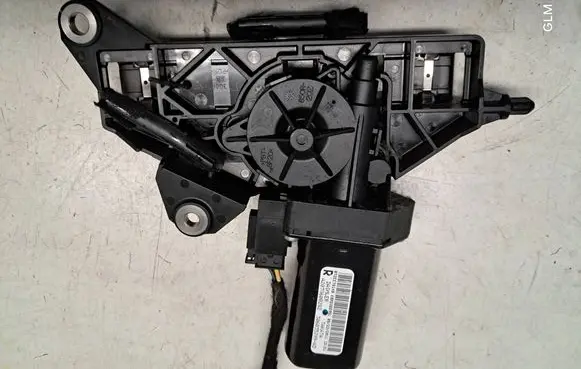 Mercedes-Benz E A207 Seat belt adjustment motor A2078600282