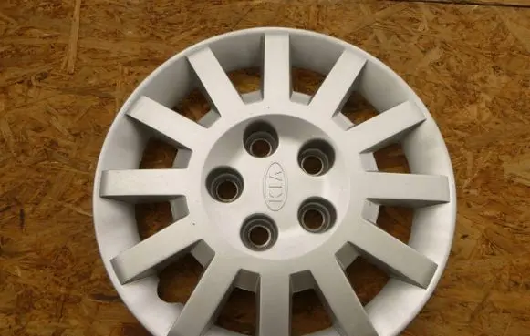 KIA Carnival R15 wheel hub/cap/trim OK53A37170