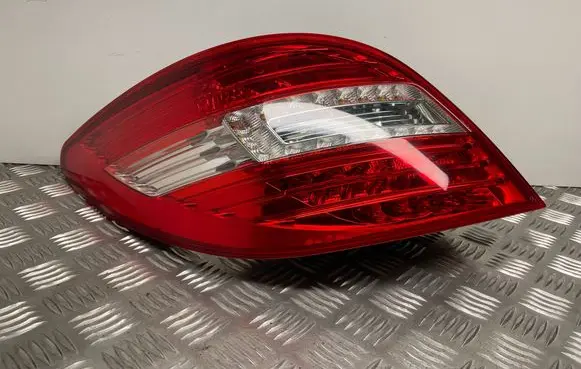 Mercedes-Benz R W251 Rear/tail lights A2518201964