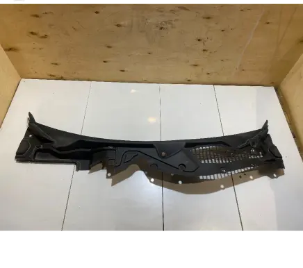 Ford Mustang VI Wiper trim FR3B63018A15