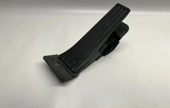 BMW 2 F45 Accelerator throttle pedal 6889818 35406889818