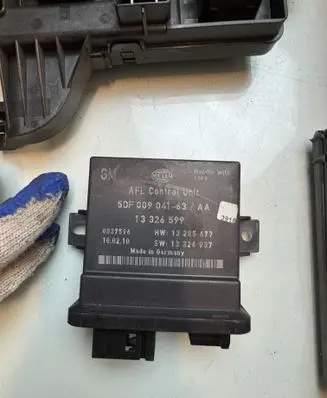 Opel Insignia A Light module LCM 5DF00904163 13326599 13326937