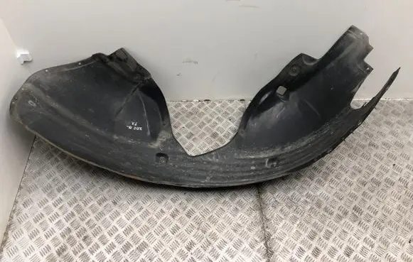 Chrysler 300 - 300C Front wheel arch liner splash guards