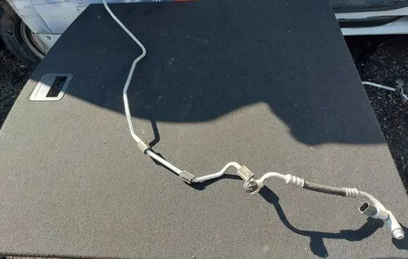 Volkswagen Touran I Air conditioning (A/C) pipe/hose 1T0820741AL