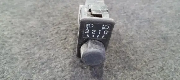 Nissan Primera Fog light switch 