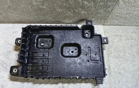 Battery bracket