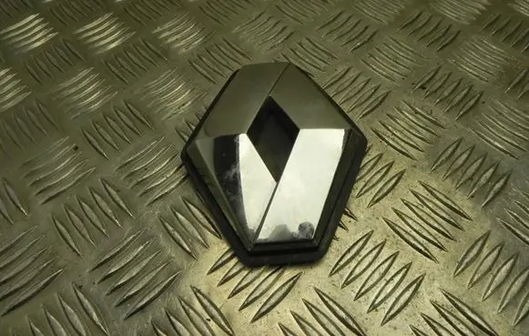 Roof trim bar molding cover