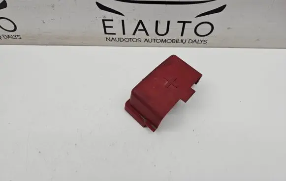 Jaguar XE Fuse box cover GX7314A076BA P00131553A