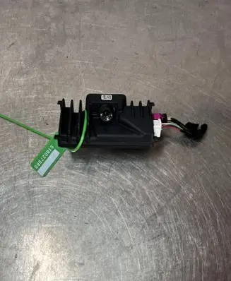 Renault Austral Trunk lid opening control unit 284627573R