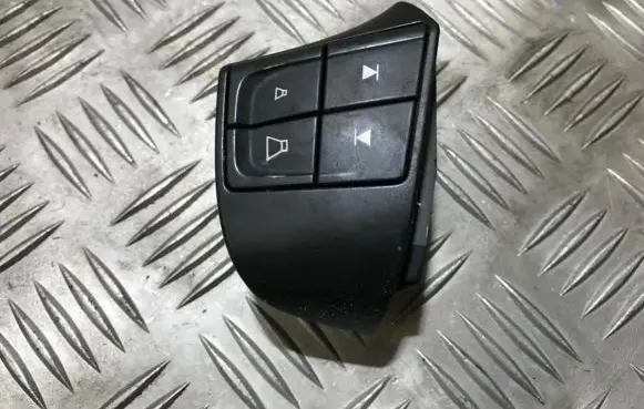 Multifunctional control switch/knob