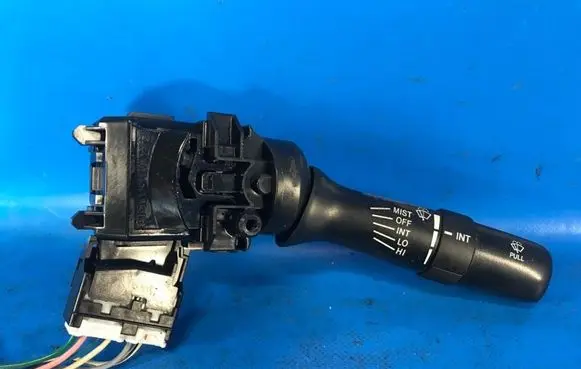 Toyota Camry Gear shift switch/knob 8465204141