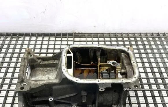 Lexus CT 200H Oil sump 