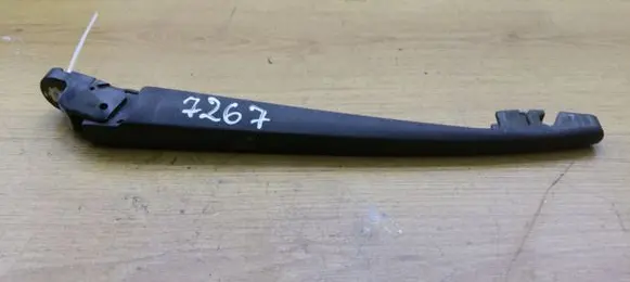 Honda CR-V Rear wiper blade arm