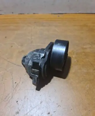 Suzuki Grand Vitara II Alternator belt tensioner 