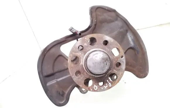 Mercedes-Benz C W204 Front wheel hub spindle knuckle 20402 A2045400117 A2044200844