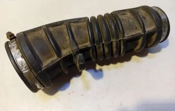 Opel Astra H Air intake hose/pipe