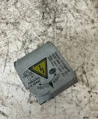 Audi A8 S8 D3 4E Headlight ballast module Xenon 5DD008319