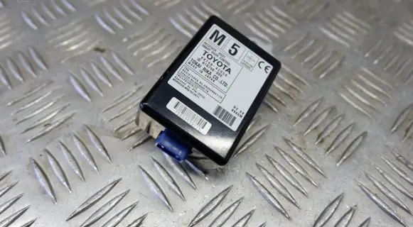 Toyota RAV 4 (XA40) Door central lock control unit/module 8974042050