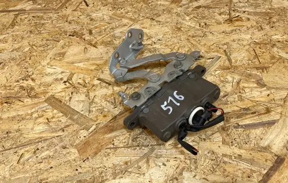 Mercedes-Benz E C207 W207 Engine bonnet/hood hinges A2048800128 A2129066201