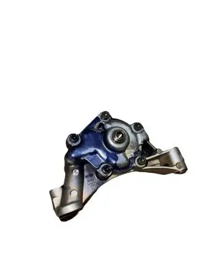 Volkswagen Golf IV Oil pump 06A115105B