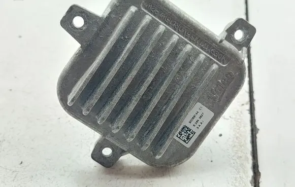 BMW X1 F48 F49 LED ballast control module 90068144 52643827