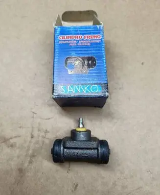 BMW 5 E28 Rear brake cylinder C05157 34211117104
