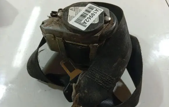Skoda Octavia Mk2 (1Z) Front seatbelt 1Z0857701A