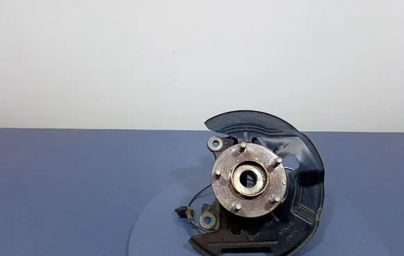 Front wheel hub spindle knuckle