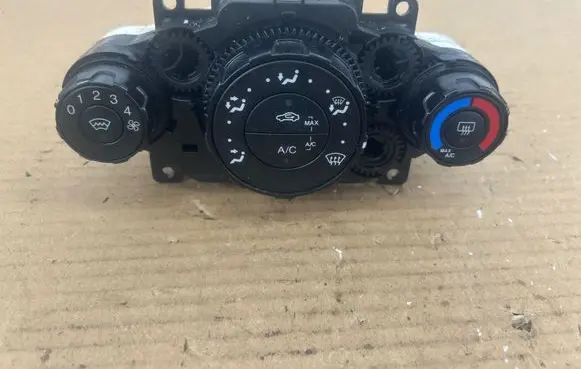 Ford Fiesta Climate control unit 8A6118549 8A6919980