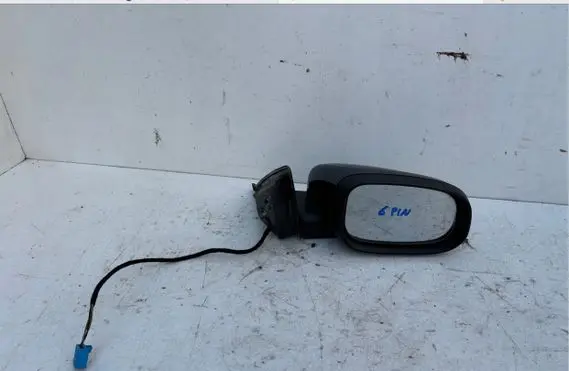 Volvo V50 Front door electric wing mirror 
