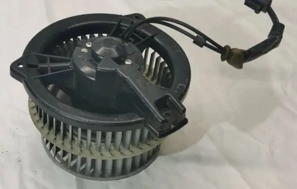 Mitsubishi Space Wagon Heater fan/blower 94000