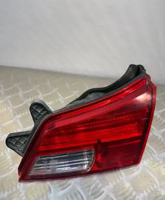 Tailgate rear/tail lights