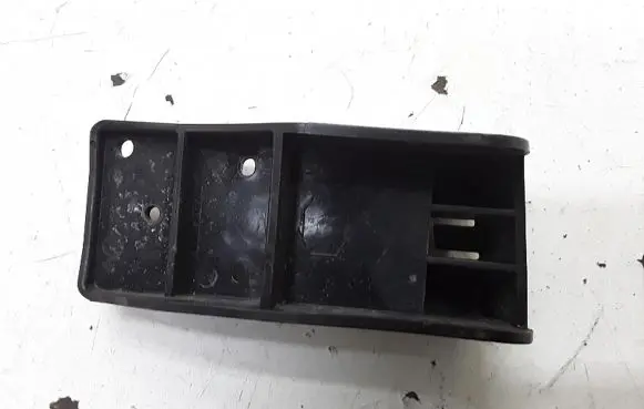 Mazda 6 Headlight/headlamp mounting bracket