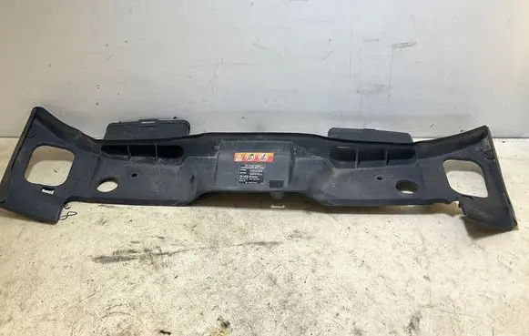 Mercedes-Benz CLS C218 X218 Radiator trim A2048174920 A0019890803 R134A