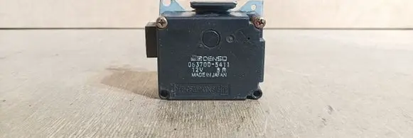 Jaguar XK8 - XKR A/C air flow flap actuator/motor 0637005411 DENSO