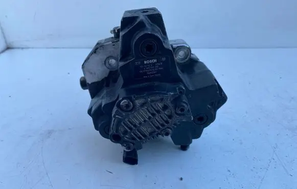 Volvo S80 Fuel injection high pressure pump 8689590 079978
