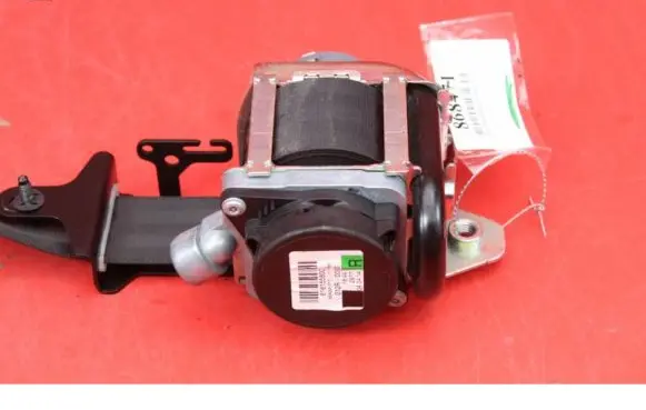 Volvo V60 Front seatbelt 39818843