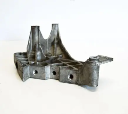 Volkswagen Golf V Engine mounting bracket 03G199207E
