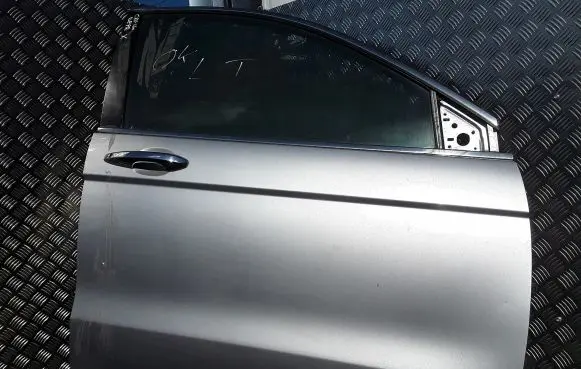 Honda CR-V Front door