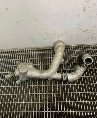 Ford Mustang VI Engine coolant pipe/hose FR3E8K556BA