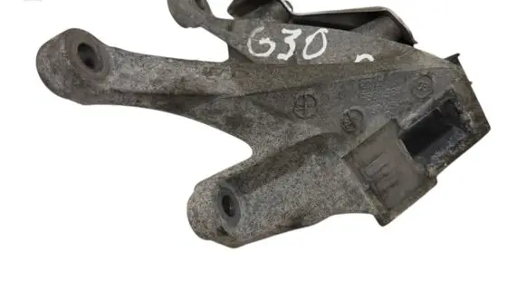 BMW 5 G30 G31 Engine mounting bracket 22116861564 19044510