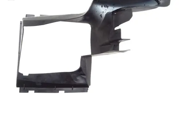Audi Q7 4L Intercooler air channel guide 4L0117335