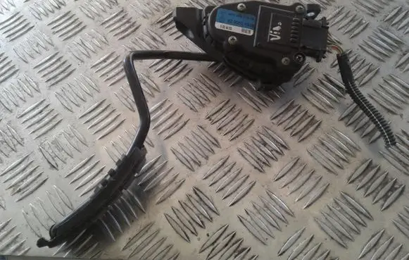 Renault Vel Satis Accelerator throttle pedal 8200004938