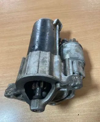 Citroen C4 I Starter motor 0200252