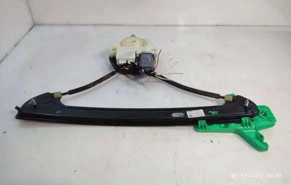 Volkswagen Golf VII Rear door window regulator with motor 5G4839462C
