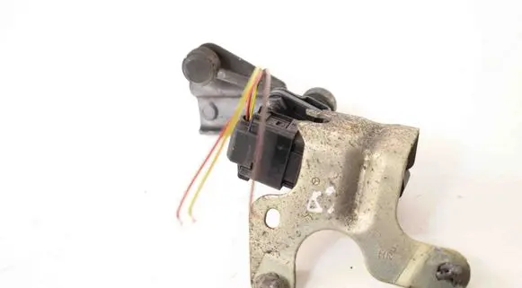 Mercedes-Benz SL R231 Rear air suspension level height sensor A0009050303