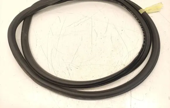 Opel Insignia A Front door rubber seal 422518308 13228152