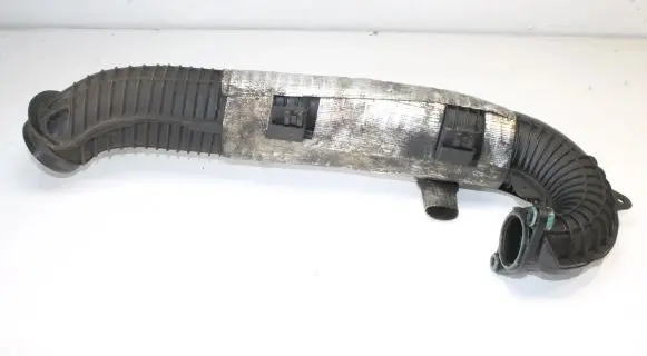 Volvo C30 Intercooler hose/pipe 76895577