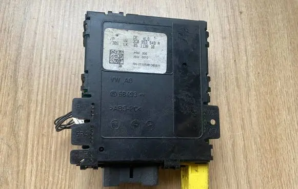 Volkswagen PASSAT B6 Steering angle sensor 3C0953549A 05113810 68493