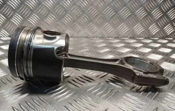 Volkswagen Golf V Piston with connecting rod P093 038G